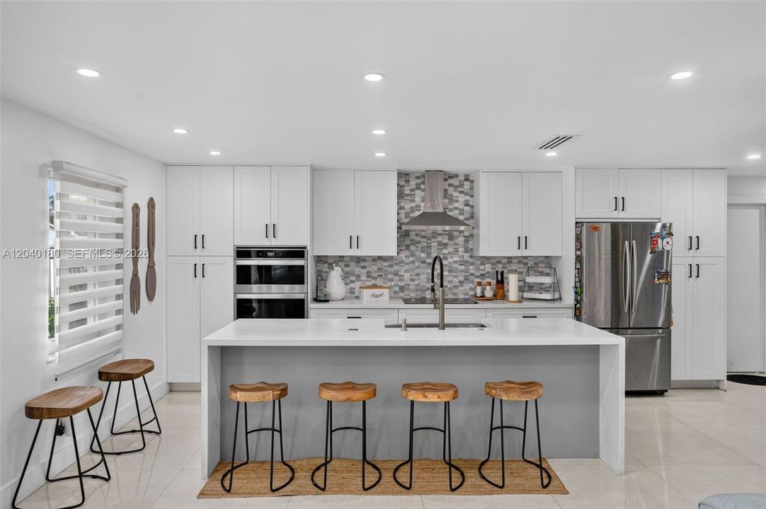 For Sale: $800,000 (3 beds, 2 baths, 1188 Square Feet)