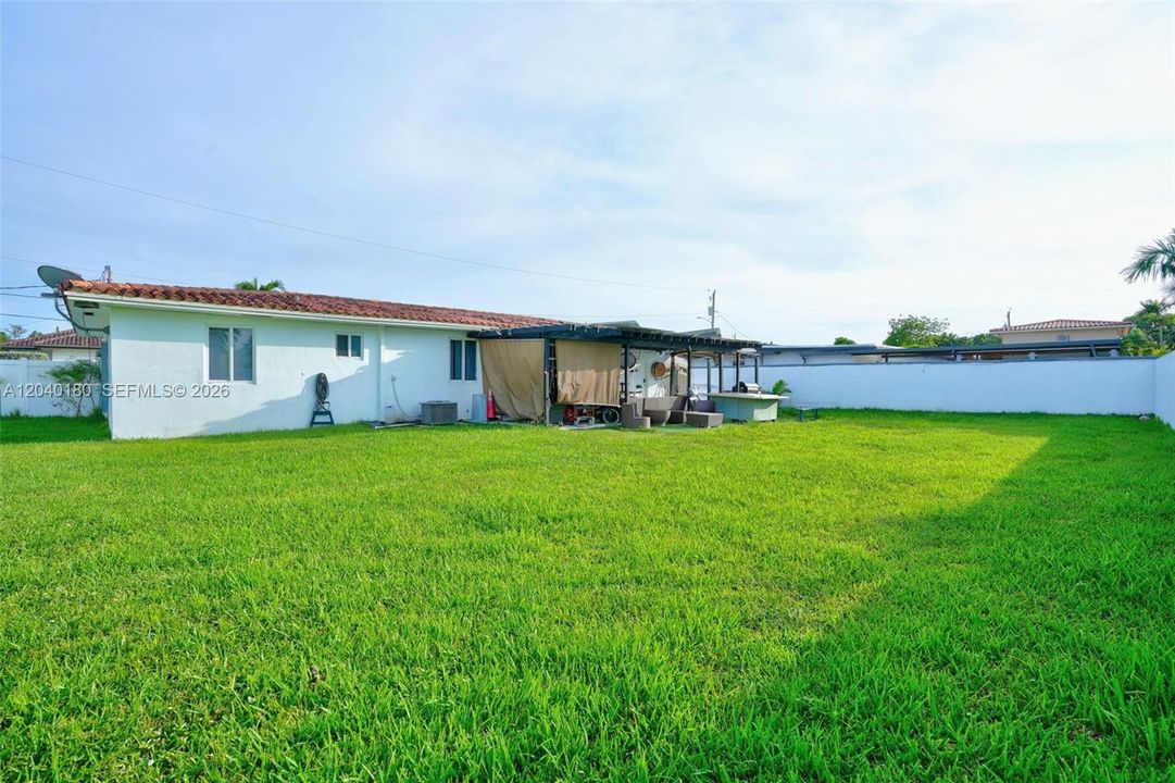 For Sale: $800,000 (3 beds, 2 baths, 1188 Square Feet)