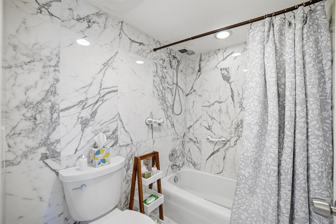 Master Bathroom - Updated modern large t