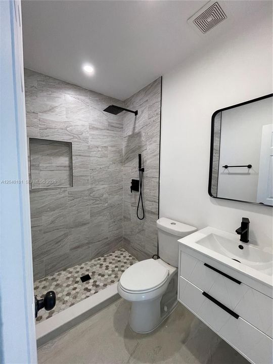 For Rent: $3,200 (3 beds, 2 baths, 1292 Square Feet)