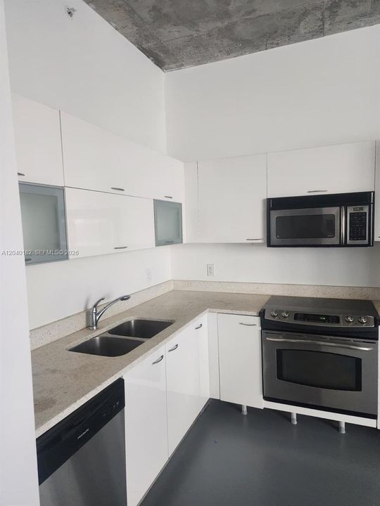 В аренду: $2,200 (1 спален, 1 ванн, 644 Квадратных фут)