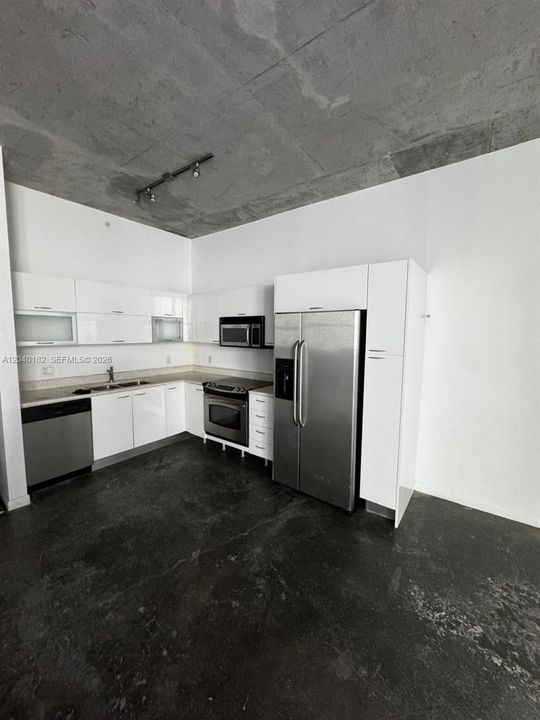 В аренду: $2,200 (1 спален, 1 ванн, 644 Квадратных фут)