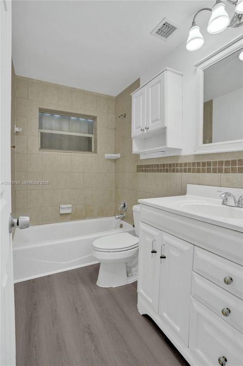 For Rent: $2,100 (1 beds, 1 baths, 769 Square Feet)