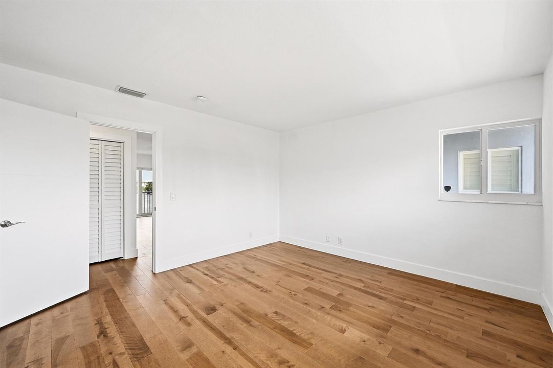 11_bedroom