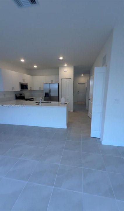 В аренду: $2,500 (3 спален, 2 ванн, 1414 Квадратных фут)