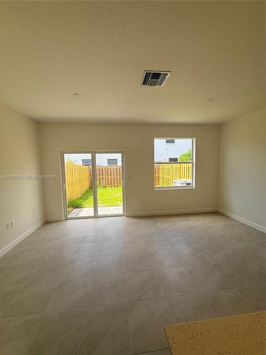 В аренду: $2,500 (3 спален, 2 ванн, 1414 Квадратных фут)