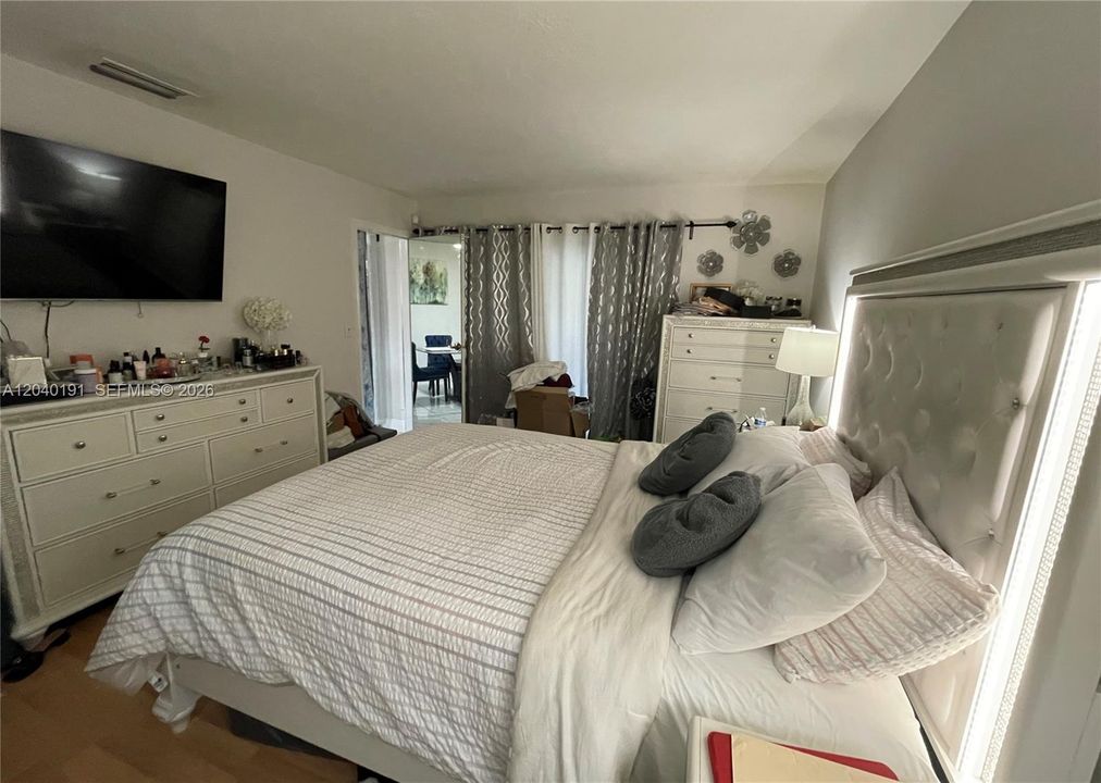 For Sale: $590,000 (4 beds, 2 baths, 1768 Square Feet)
