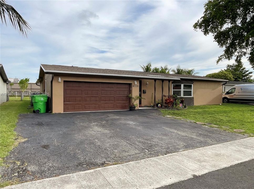 For Sale: $590,000 (4 beds, 2 baths, 1768 Square Feet)
