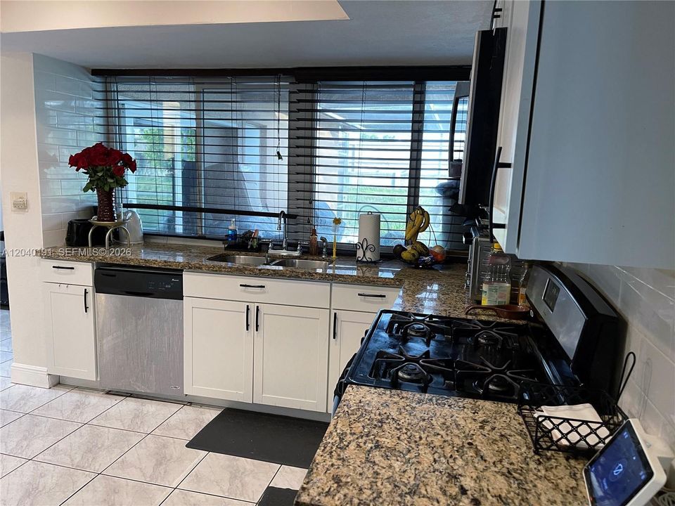 For Sale: $590,000 (4 beds, 2 baths, 1768 Square Feet)