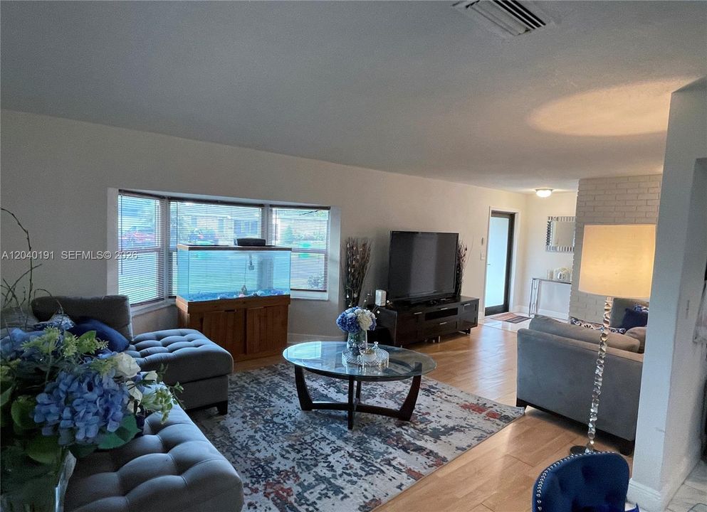 For Sale: $590,000 (4 beds, 2 baths, 1768 Square Feet)