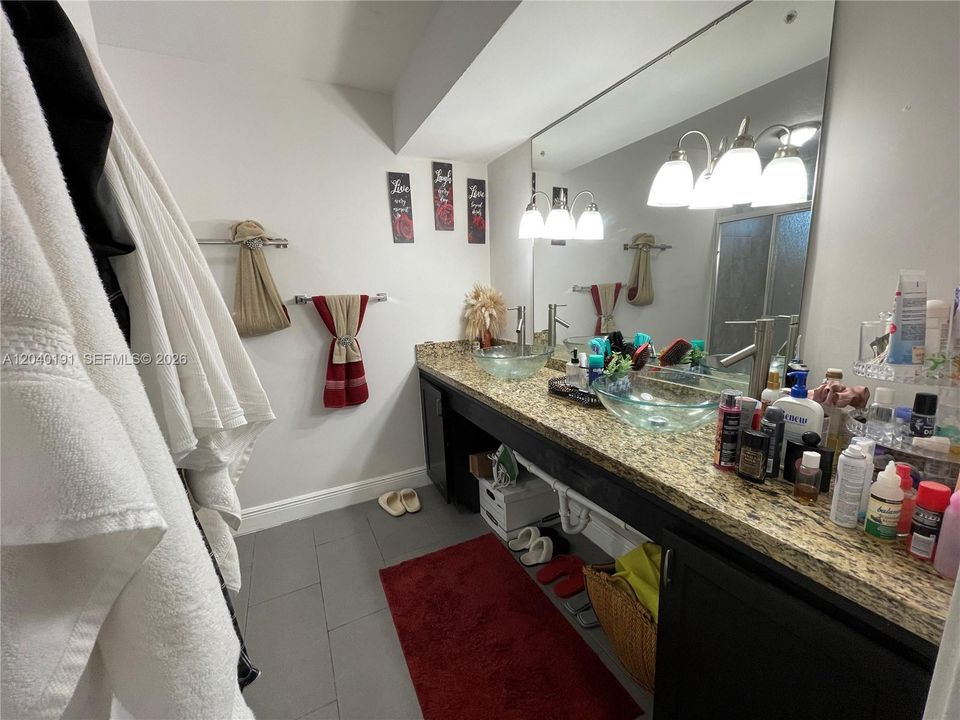 For Sale: $590,000 (4 beds, 2 baths, 1768 Square Feet)