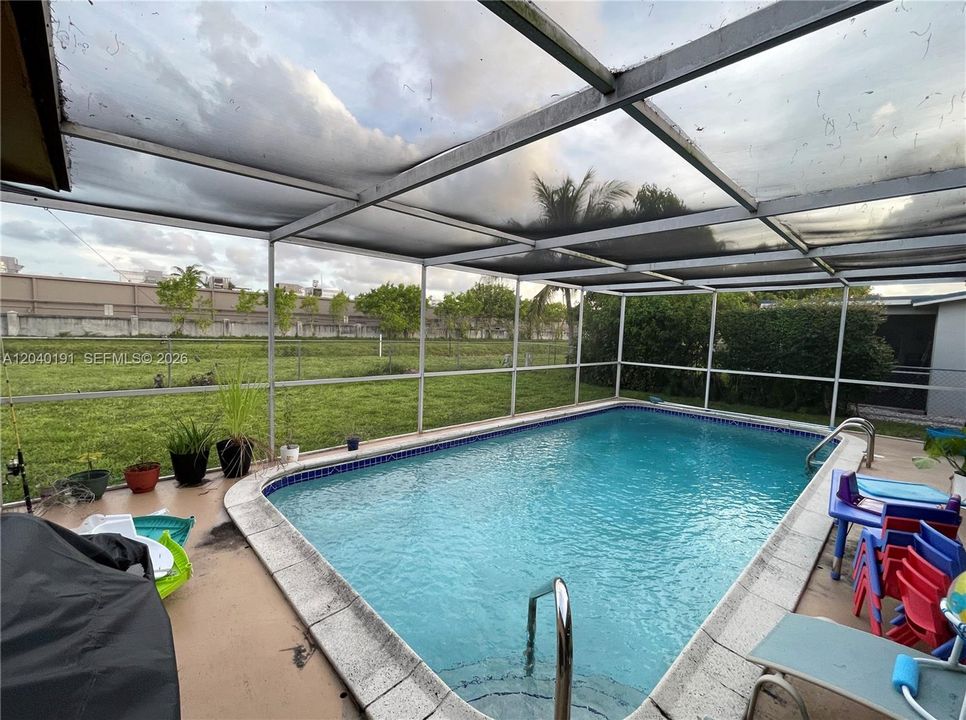 For Sale: $590,000 (4 beds, 2 baths, 1768 Square Feet)