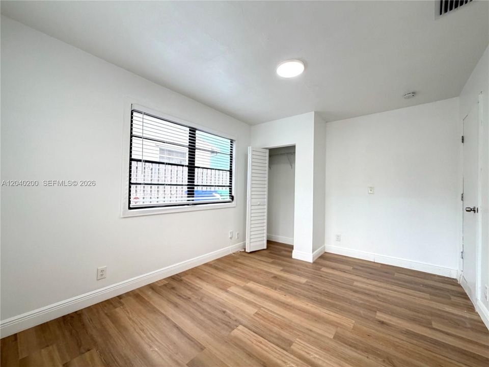 На продажу: $465,000 (4 спален, 2 ванн, 1184 Квадратных фут)
