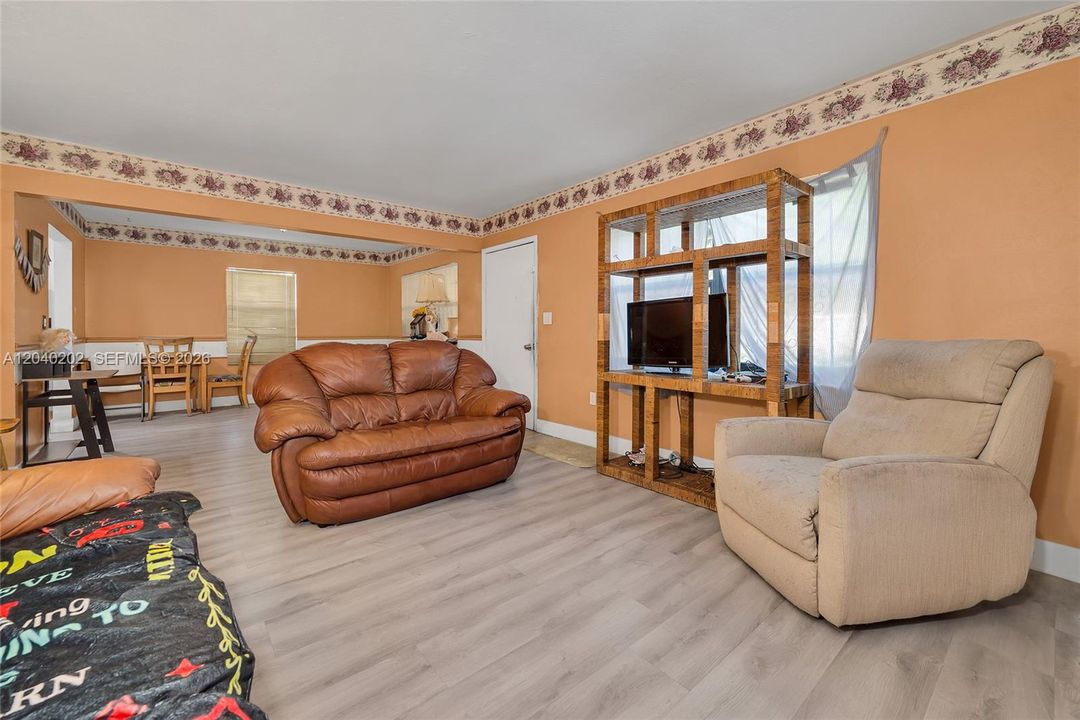 На продажу: $450,000 (4 спален, 2 ванн, 1484 Квадратных фут)