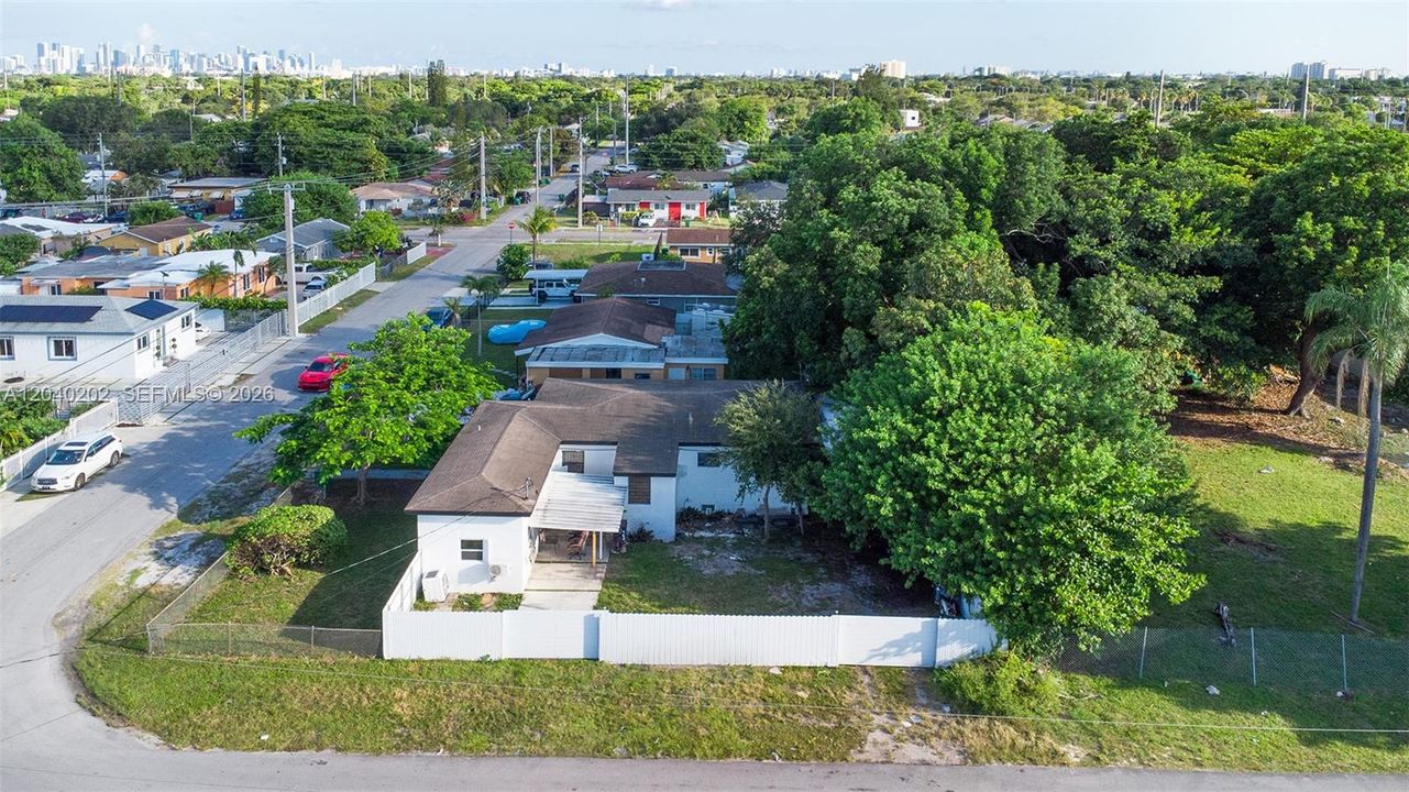 На продажу: $450,000 (4 спален, 2 ванн, 1484 Квадратных фут)