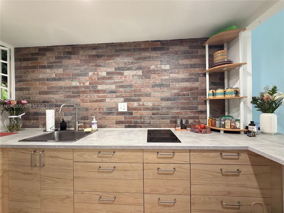 En Venta: $120,000 (0 camas, 1 baños, 612 Pies cuadrados)