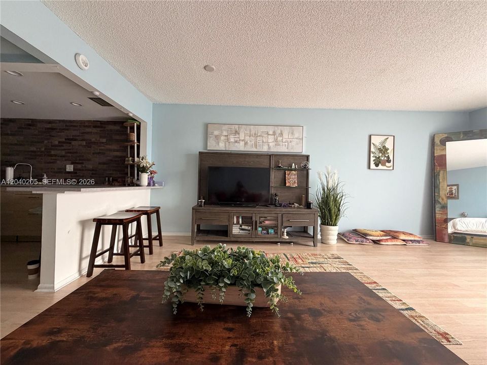 En Venta: $120,000 (0 camas, 1 baños, 612 Pies cuadrados)