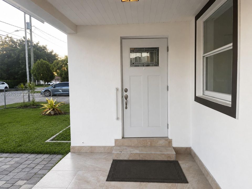 For Rent: $1,700 (1 beds, 1 baths, 1865 Square Feet)