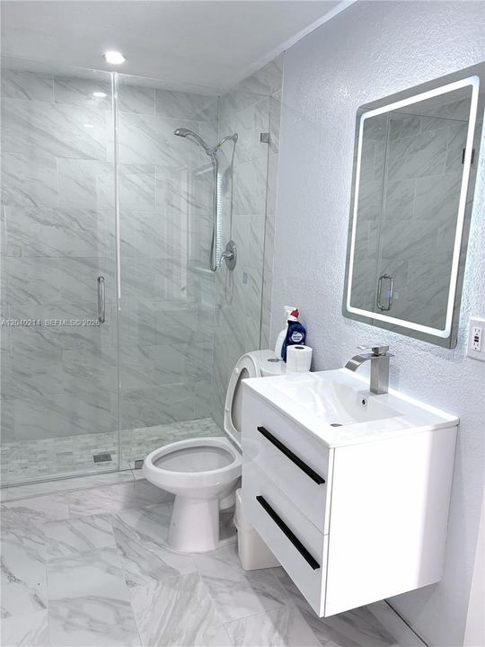 For Rent: $1,300 (1 beds, 1 baths, 1940 Square Feet)