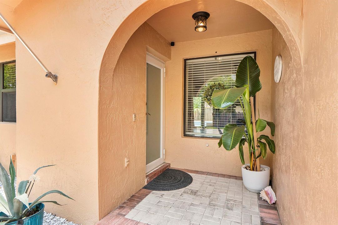 15681 Dover Ct_058