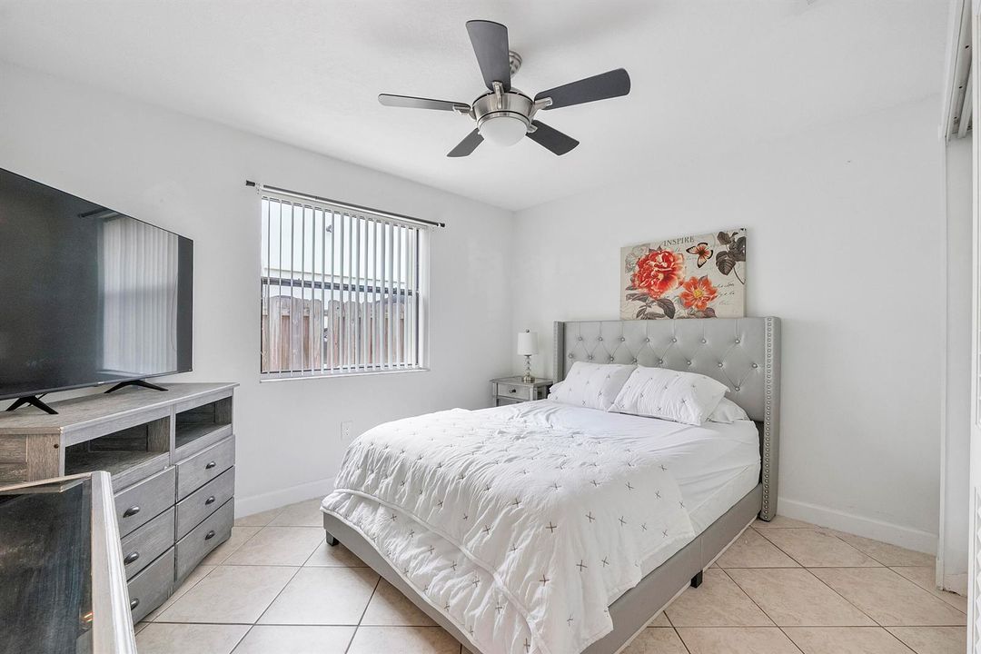 15681 Dover Ct_019