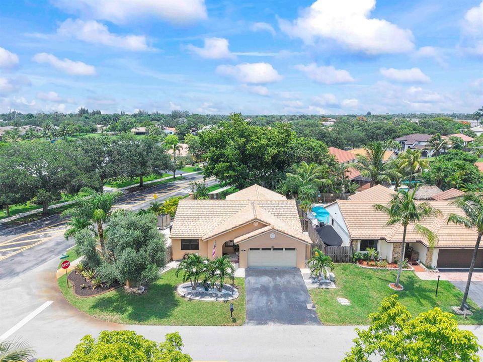 15681 Dover Ct_006