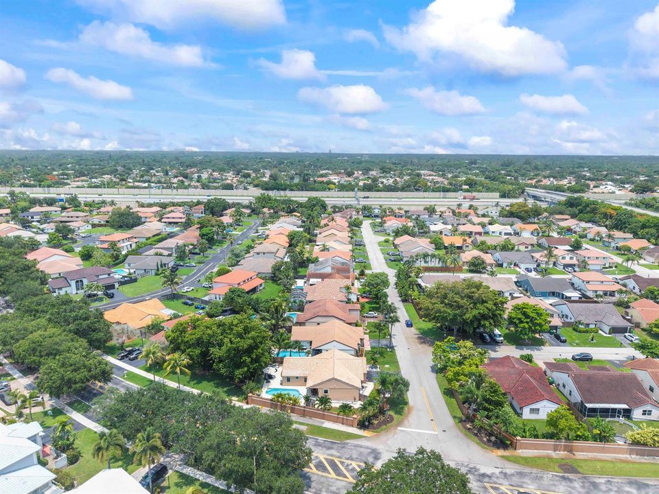 15681 Dover Ct_011