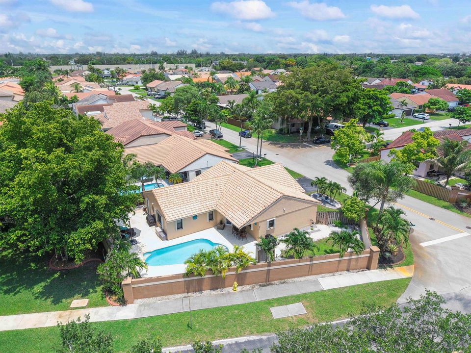 15681 Dover Ct_015