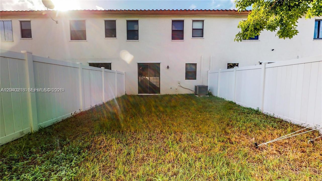 For Rent: $3,400 (3 beds, 2 baths, 1650 Square Feet)