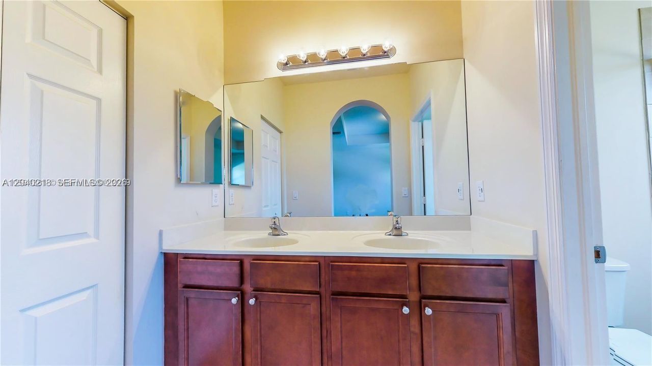 For Rent: $3,400 (3 beds, 2 baths, 1650 Square Feet)