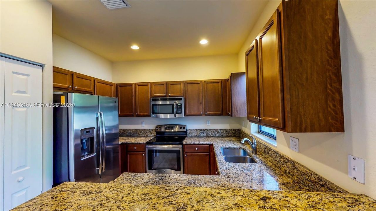 For Rent: $3,400 (3 beds, 2 baths, 1650 Square Feet)