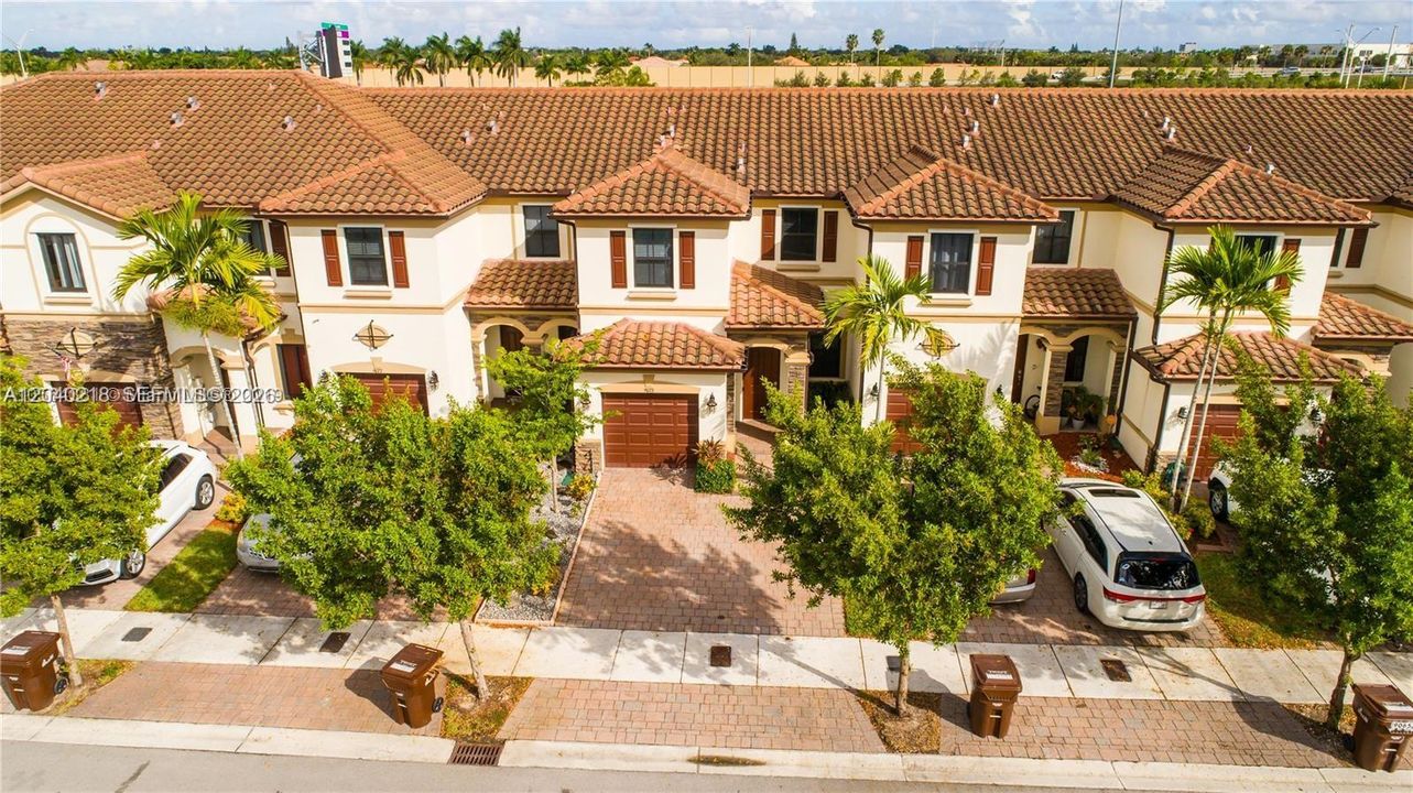 For Rent: $3,400 (3 beds, 2 baths, 1650 Square Feet)