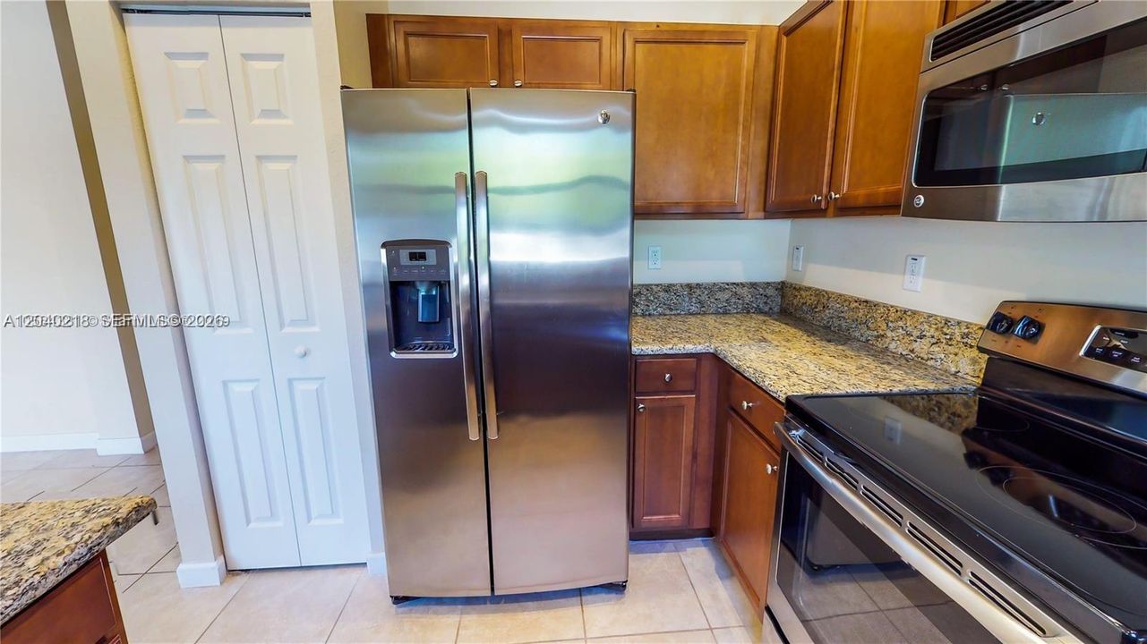 For Rent: $3,400 (3 beds, 2 baths, 1650 Square Feet)