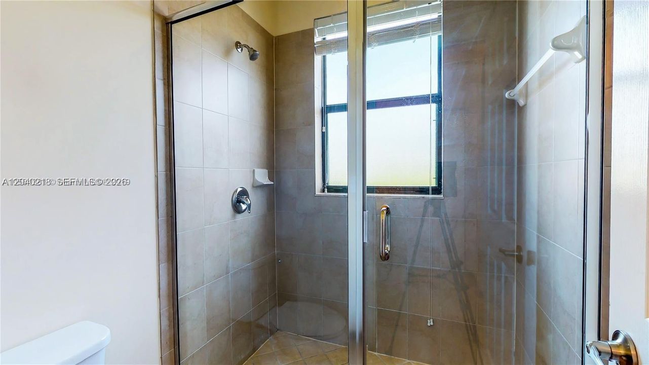 For Rent: $3,400 (3 beds, 2 baths, 1650 Square Feet)
