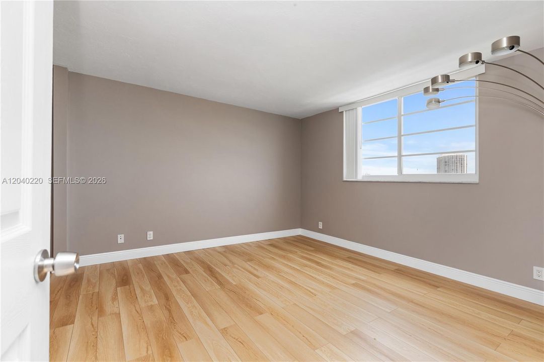 En Venta: $240,000 (1 camas, 1 baños, 828 Pies cuadrados)