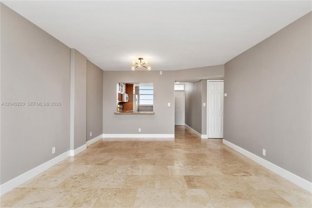 En Venta: $240,000 (1 camas, 1 baños, 828 Pies cuadrados)