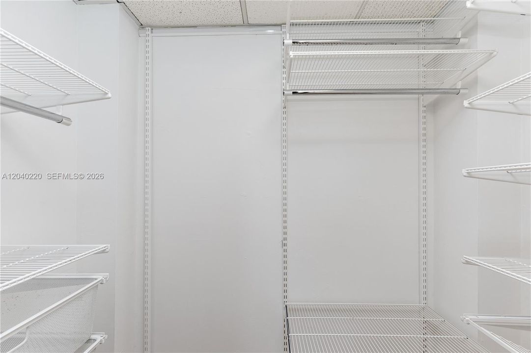 En Venta: $240,000 (1 camas, 1 baños, 828 Pies cuadrados)