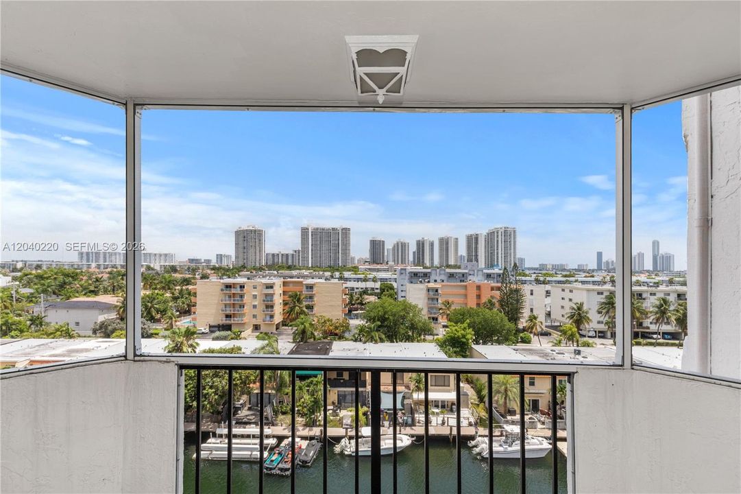 En Venta: $240,000 (1 camas, 1 baños, 828 Pies cuadrados)