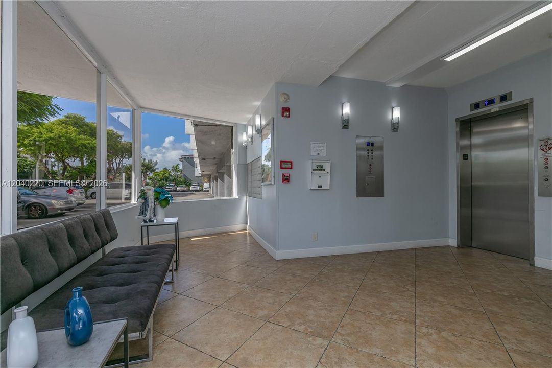 En Venta: $240,000 (1 camas, 1 baños, 828 Pies cuadrados)