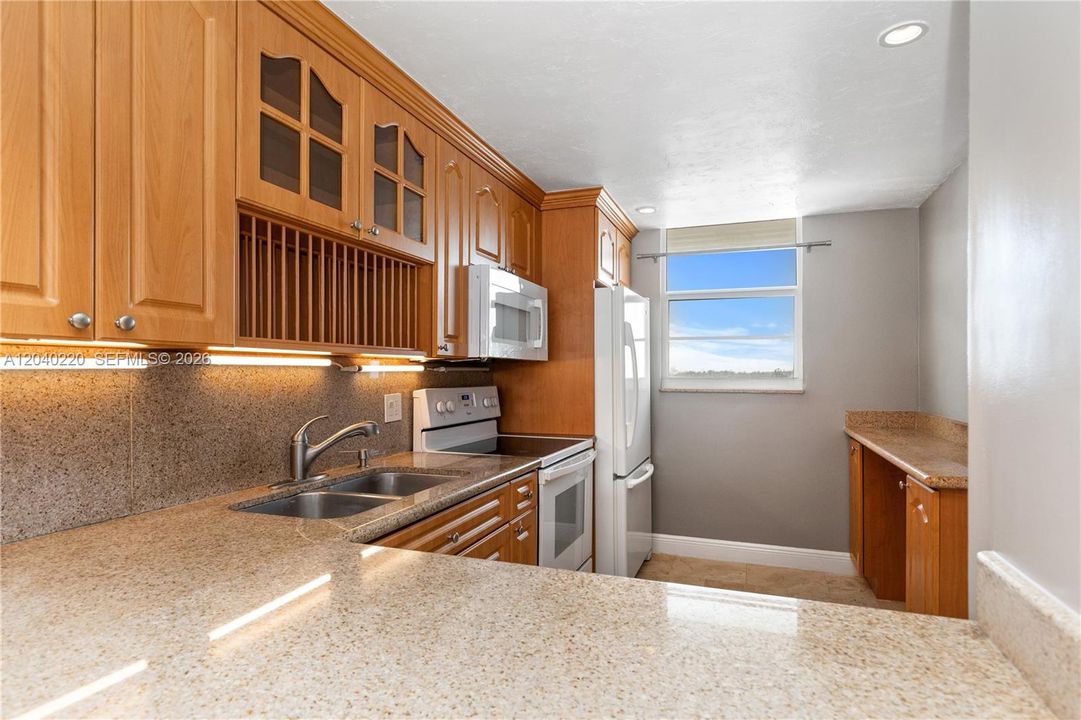 En Venta: $240,000 (1 camas, 1 baños, 828 Pies cuadrados)