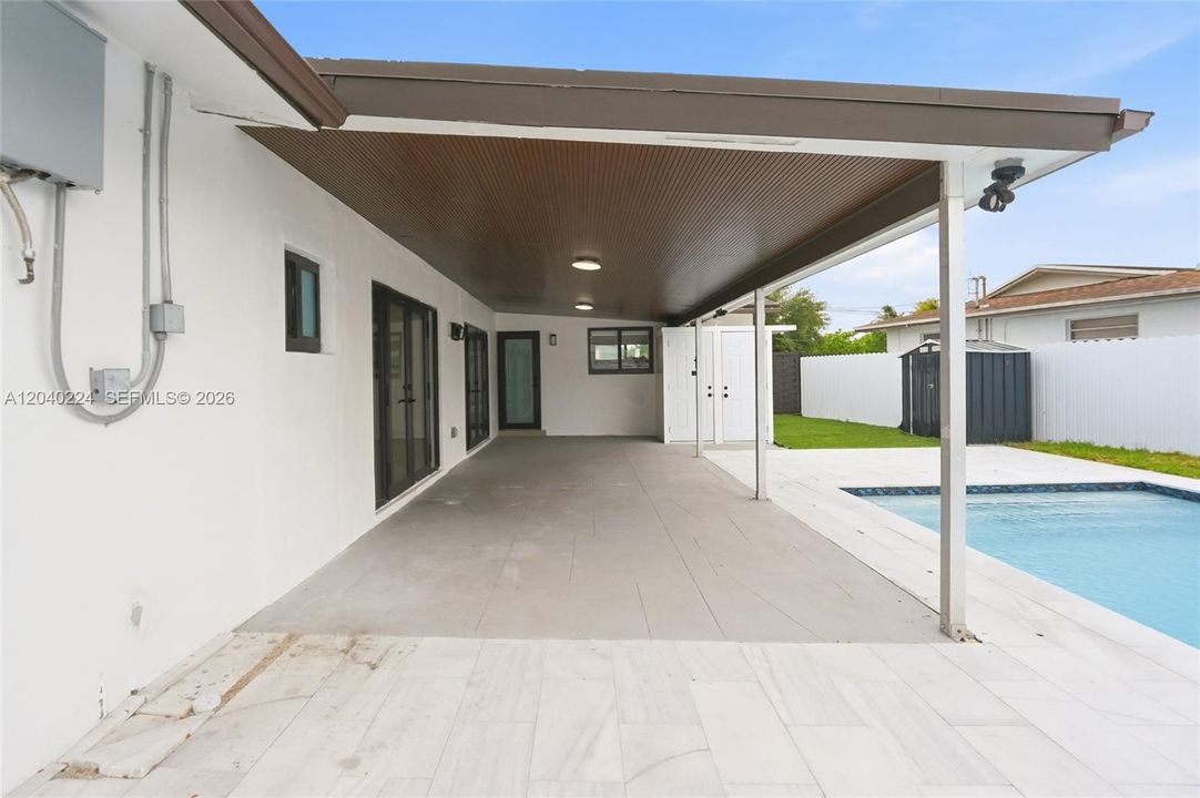 For Sale: $990,000 (4 beds, 3 baths, 1325 Square Feet)