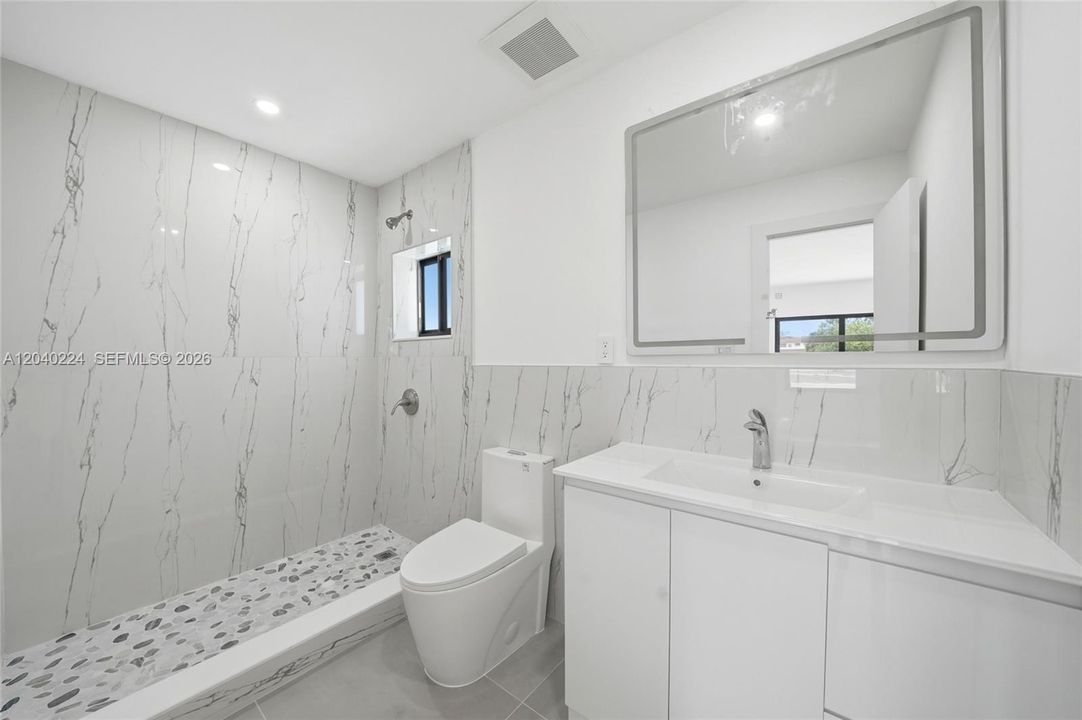 For Sale: $990,000 (4 beds, 3 baths, 1325 Square Feet)