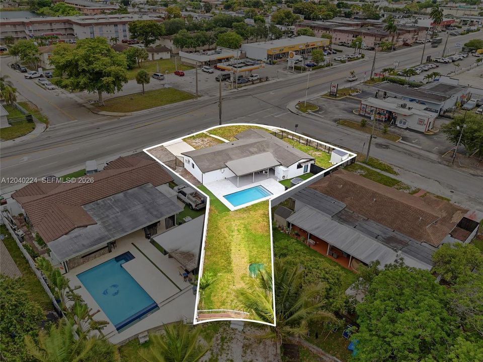 For Sale: $990,000 (4 beds, 3 baths, 1325 Square Feet)