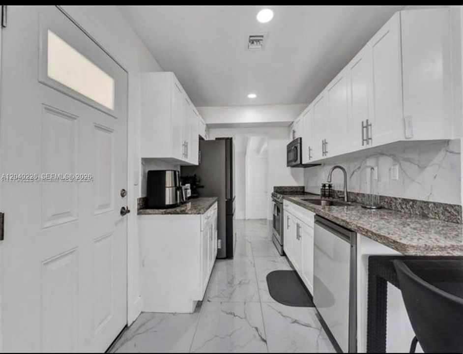 En Venta: $488,000 (3 camas, 2 baños, 840 Pies cuadrados)