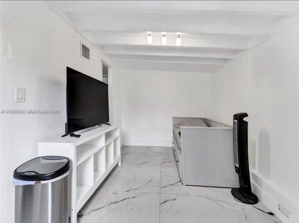En Venta: $488,000 (3 camas, 2 baños, 840 Pies cuadrados)
