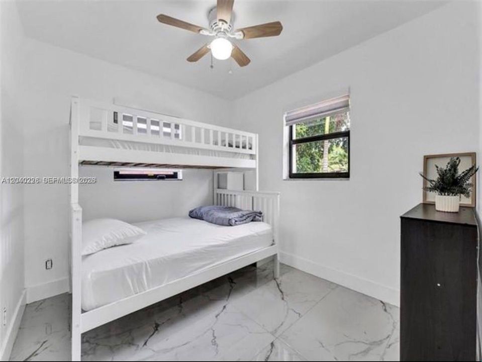 En Venta: $488,000 (3 camas, 2 baños, 840 Pies cuadrados)
