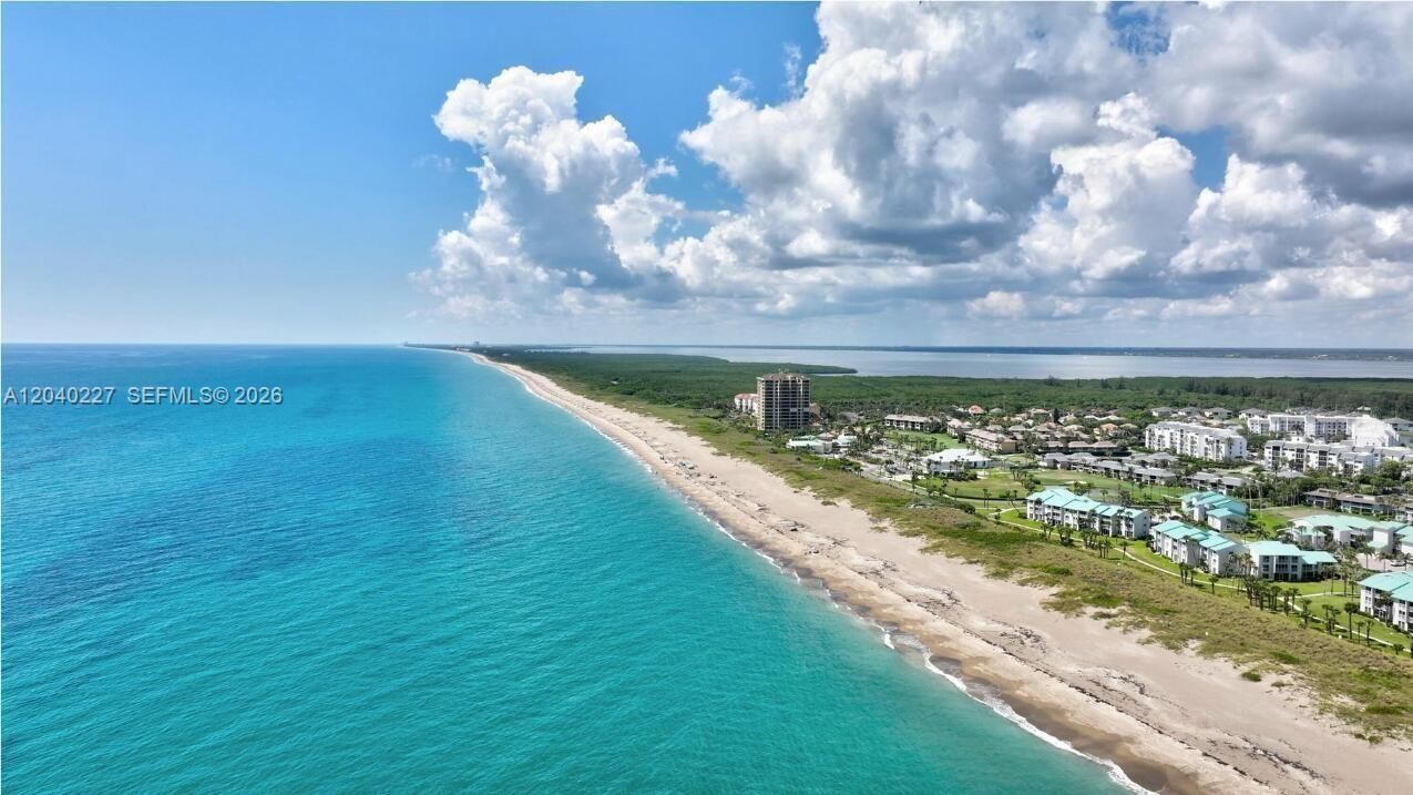For Sale: $230,000 (1 beds, 0 baths, 678 Square Feet)