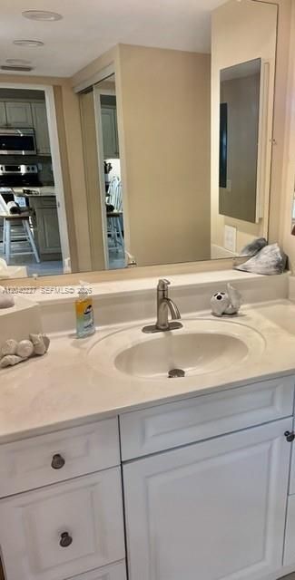 For Sale: $230,000 (1 beds, 0 baths, 678 Square Feet)