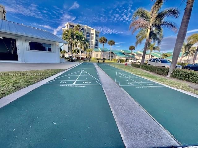 For Sale: $230,000 (1 beds, 0 baths, 678 Square Feet)