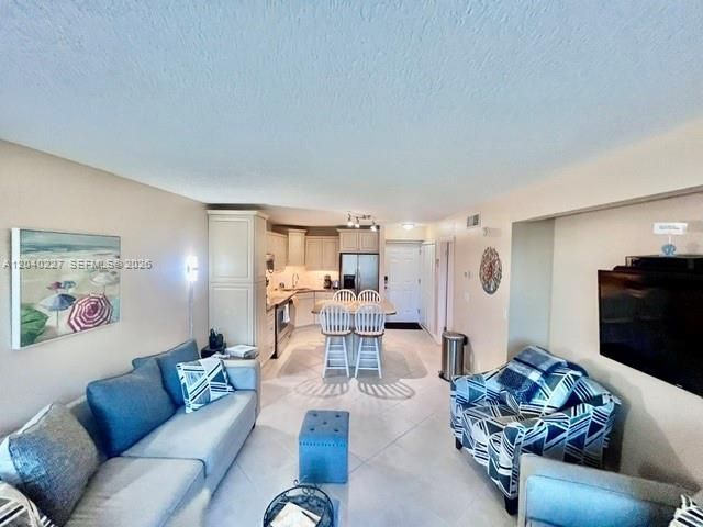 For Sale: $230,000 (1 beds, 0 baths, 678 Square Feet)